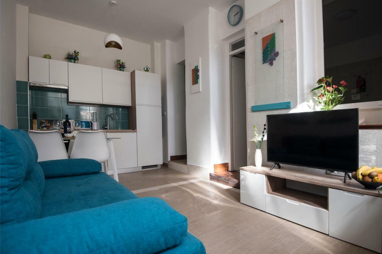 Ibis Your Cosy Oasis With Private Parking And Patio Split Bagian luar foto